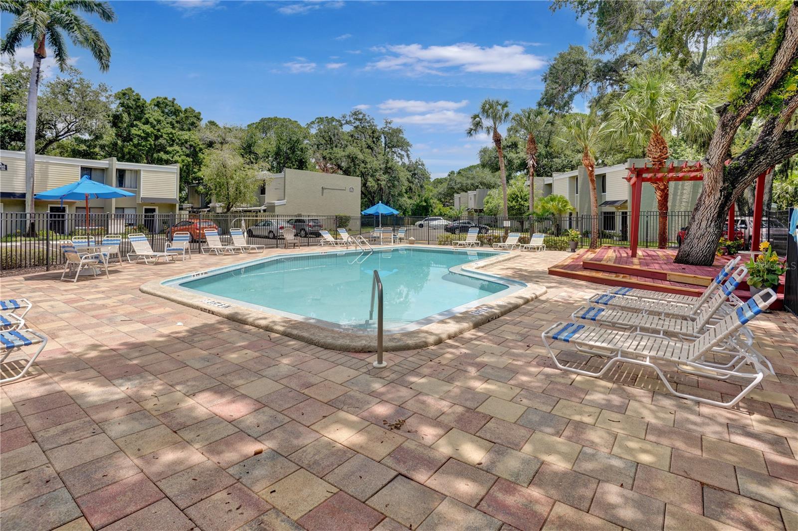 GRAND OAKS - Residential