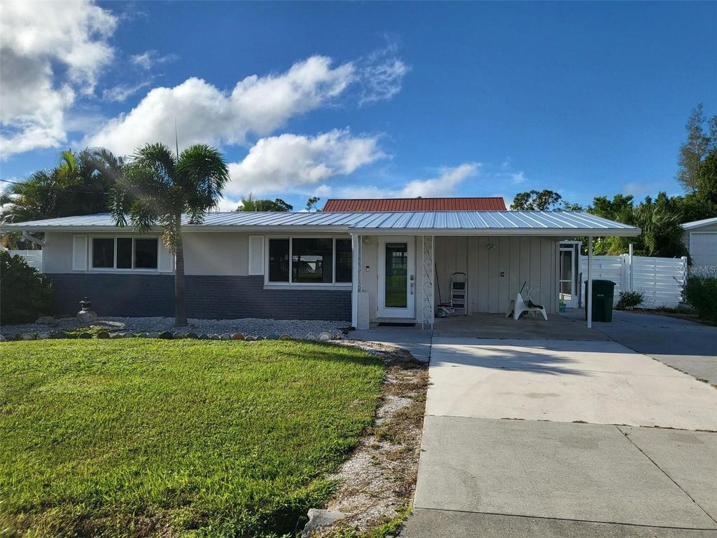 Photo of 1635 David Place, Englewood, FL 34223 (MLS # N6140945)