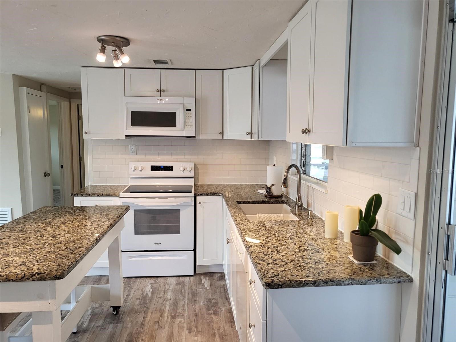 OXFORD MANOR 2ND ADD - Residential