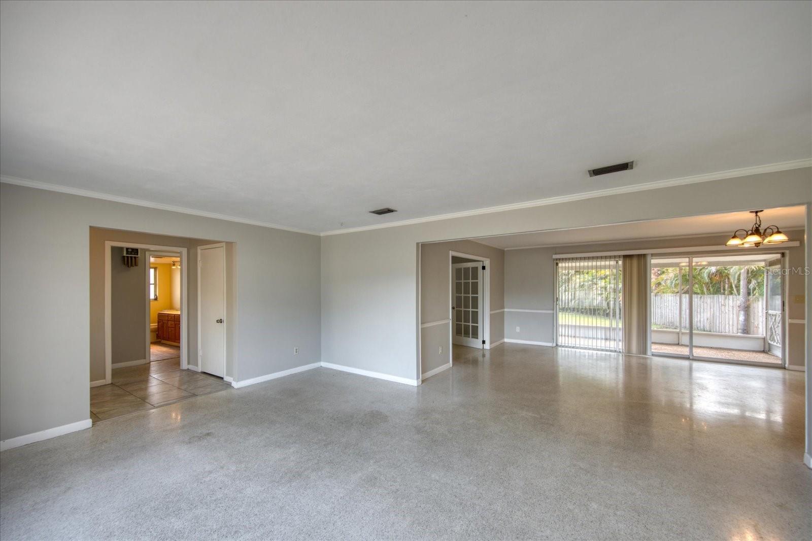 1901 DOLPHIN DRIVE