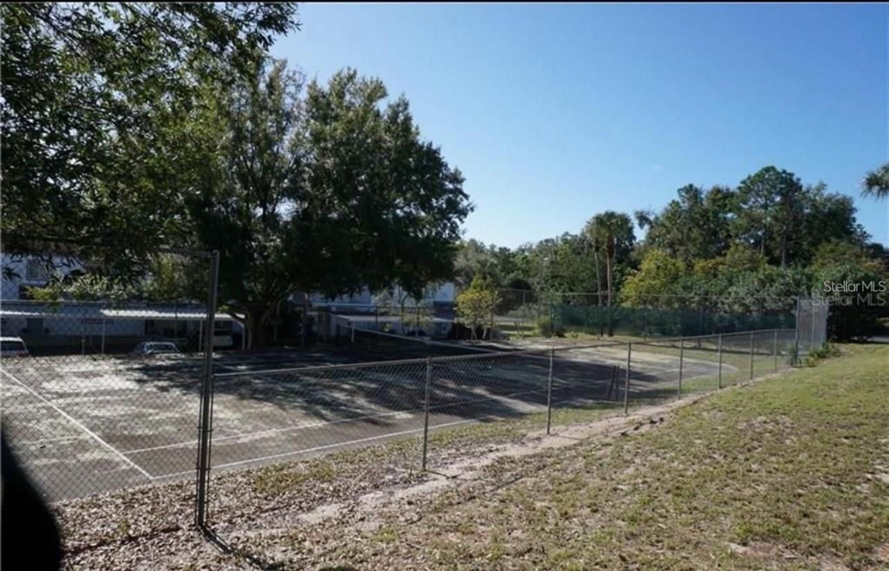 COUNTRY LAKE CONDO PH 01 - Residential Lease