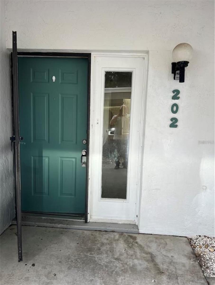 COUNTRY LAKE CONDO PH 01 - Residential Lease