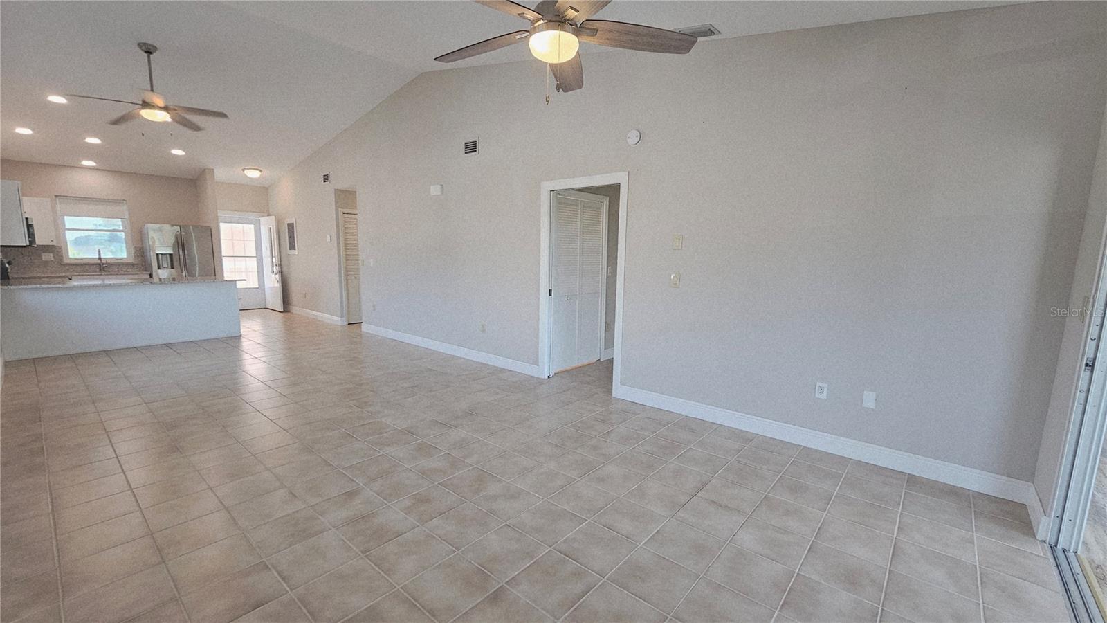 CLUBHOUSE - Residential Lease