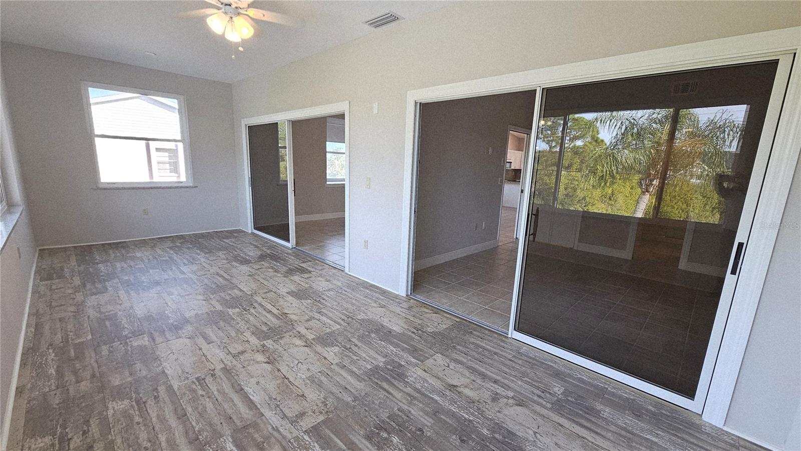 CLUBHOUSE - Residential Lease