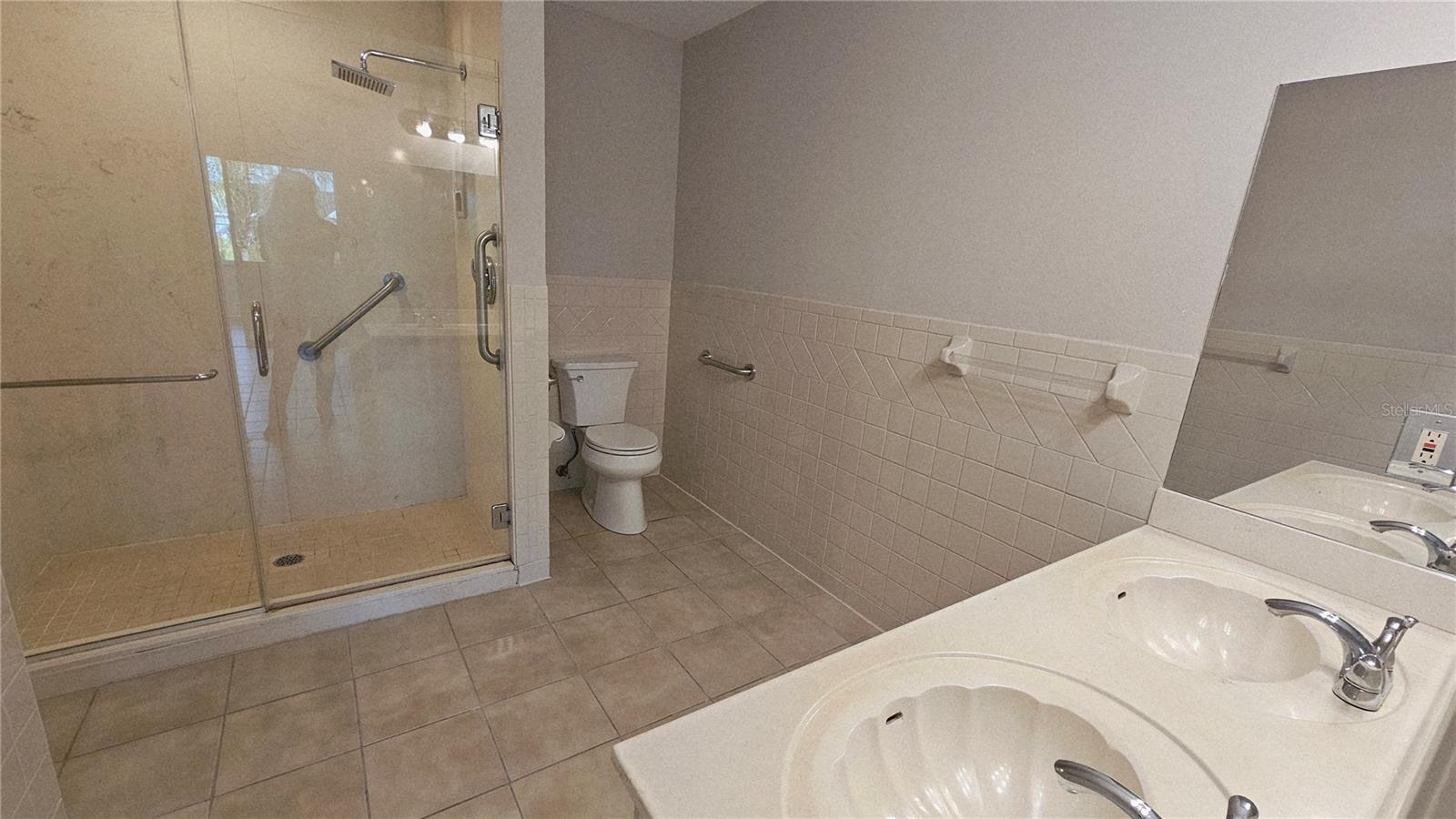 CLUBHOUSE - Residential Lease