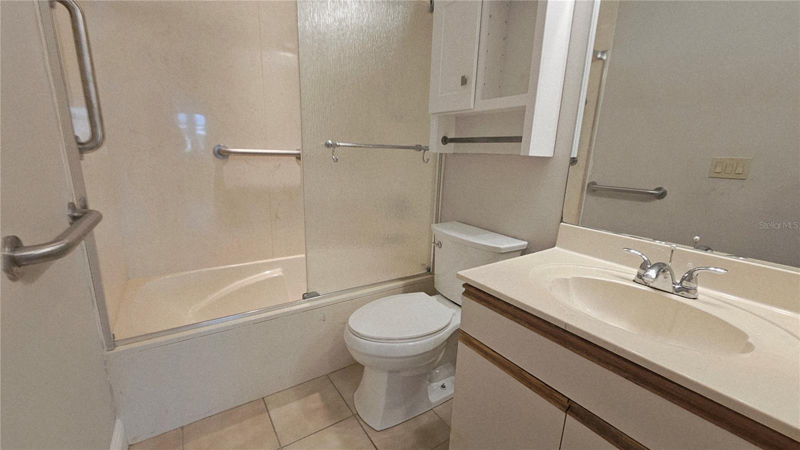 CLUBHOUSE - Residential Lease