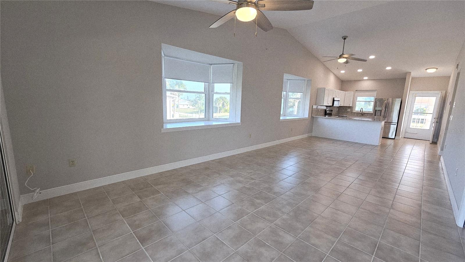 CLUBHOUSE - Residential Lease