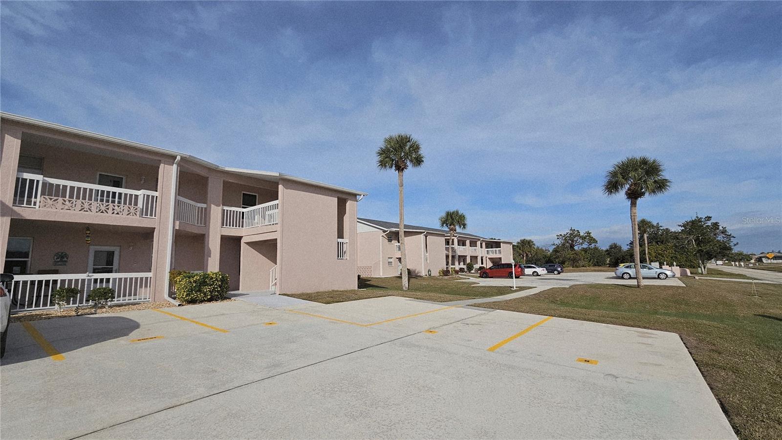 CLUBHOUSE - Residential Lease