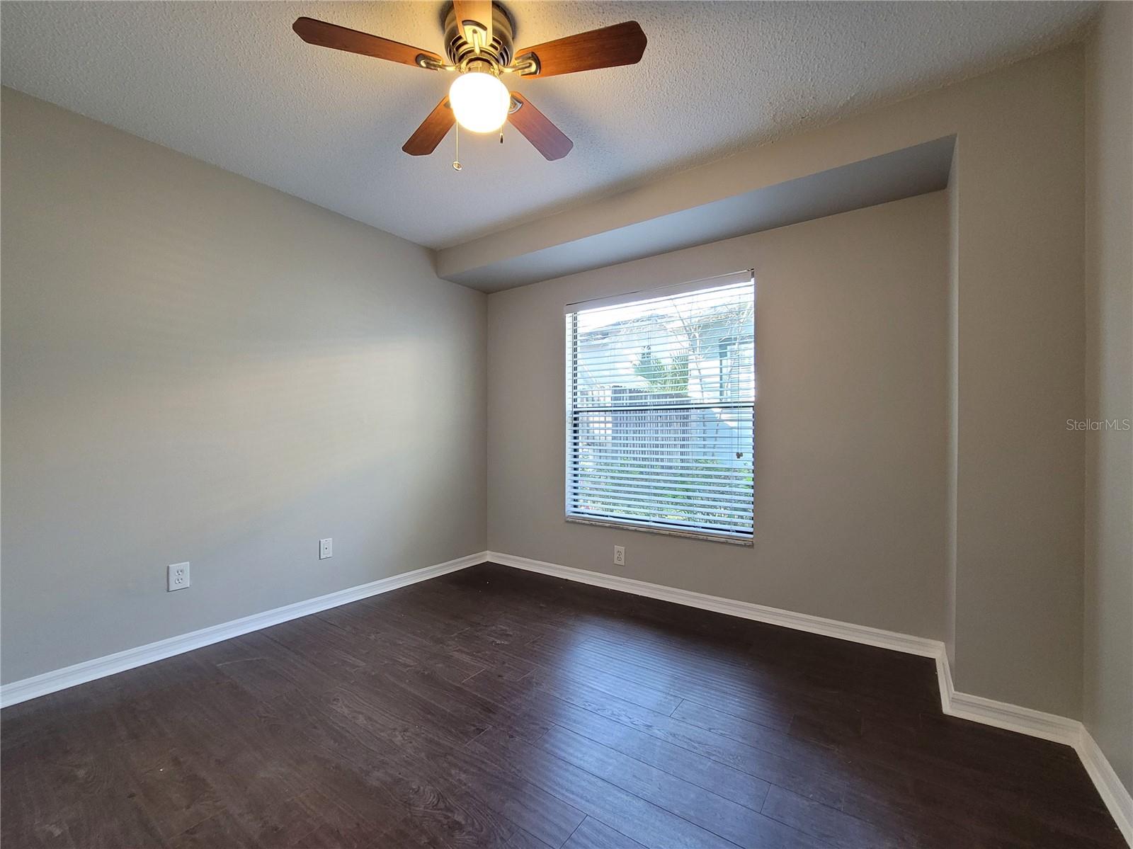 LAND WHISPERING OAKS - Residential Lease