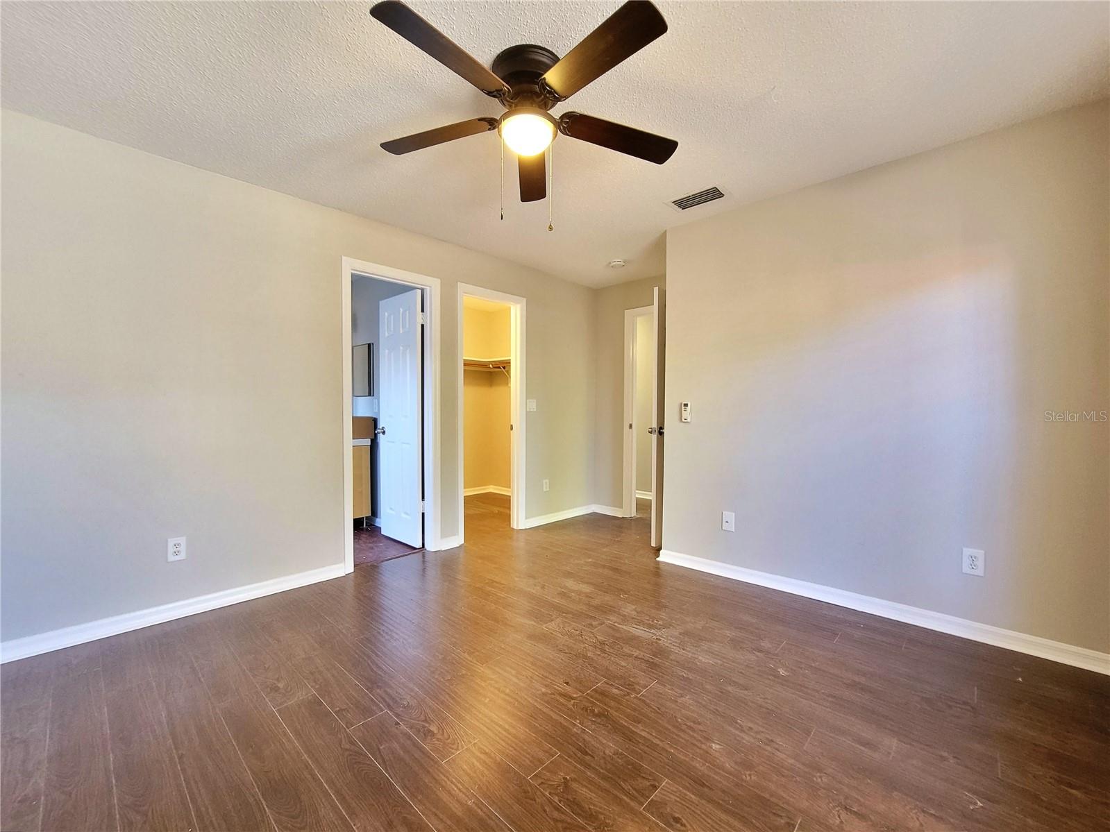 LAND WHISPERING OAKS - Residential Lease