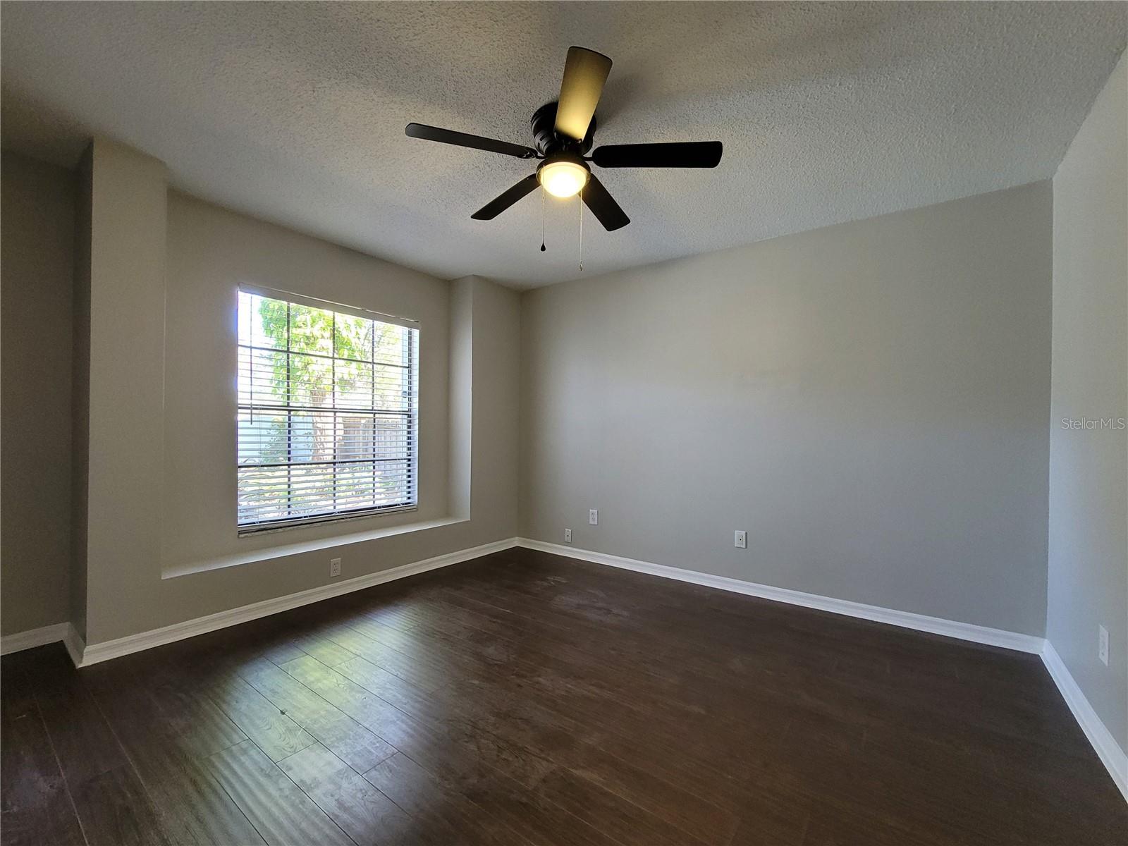 LAND WHISPERING OAKS - Residential Lease