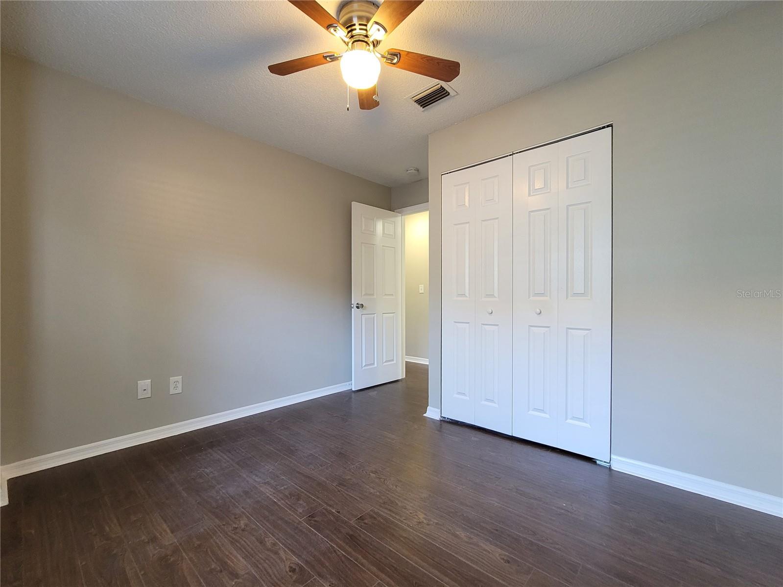 LAND WHISPERING OAKS - Residential Lease