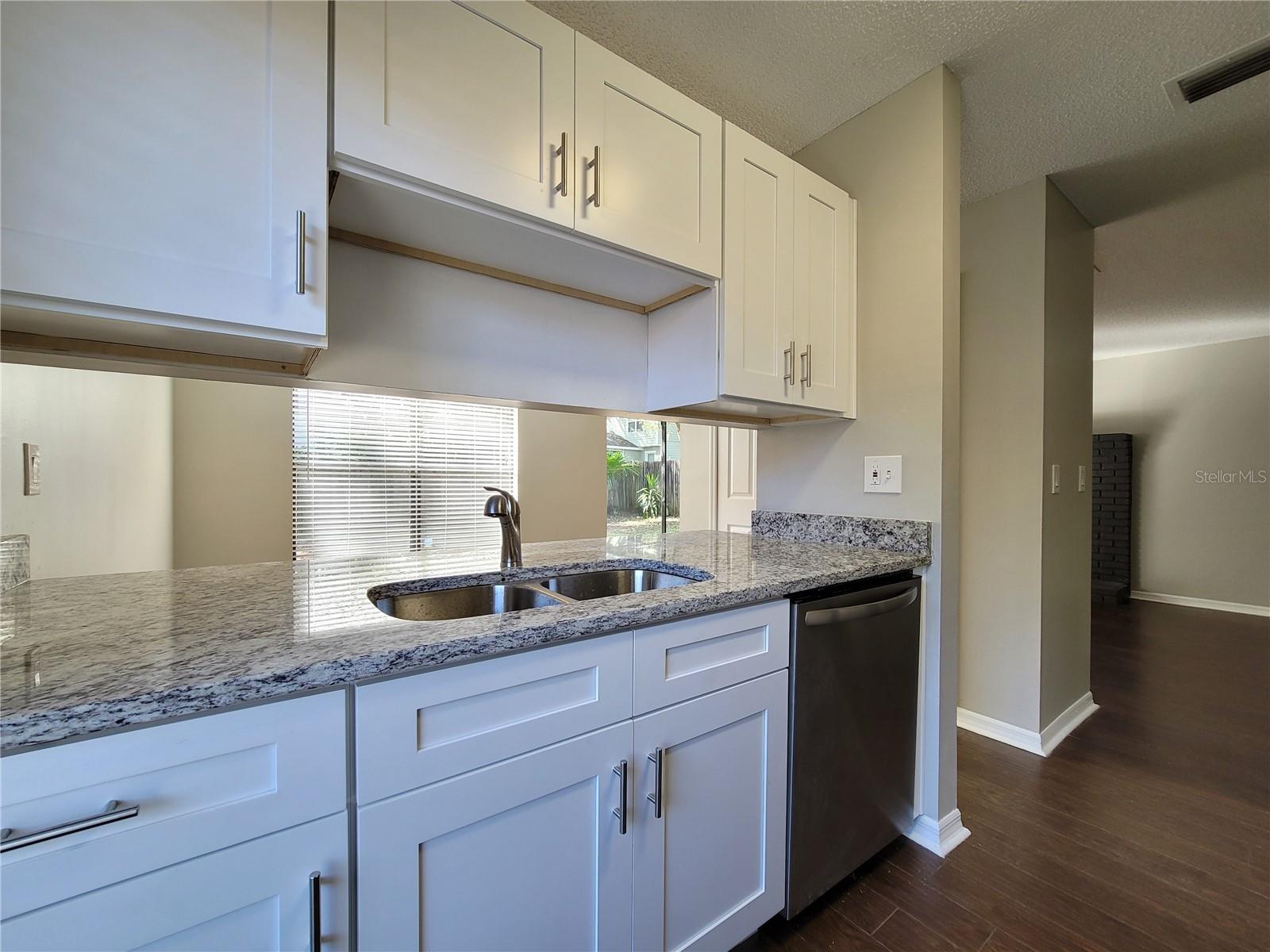 LAND WHISPERING OAKS - Residential Lease