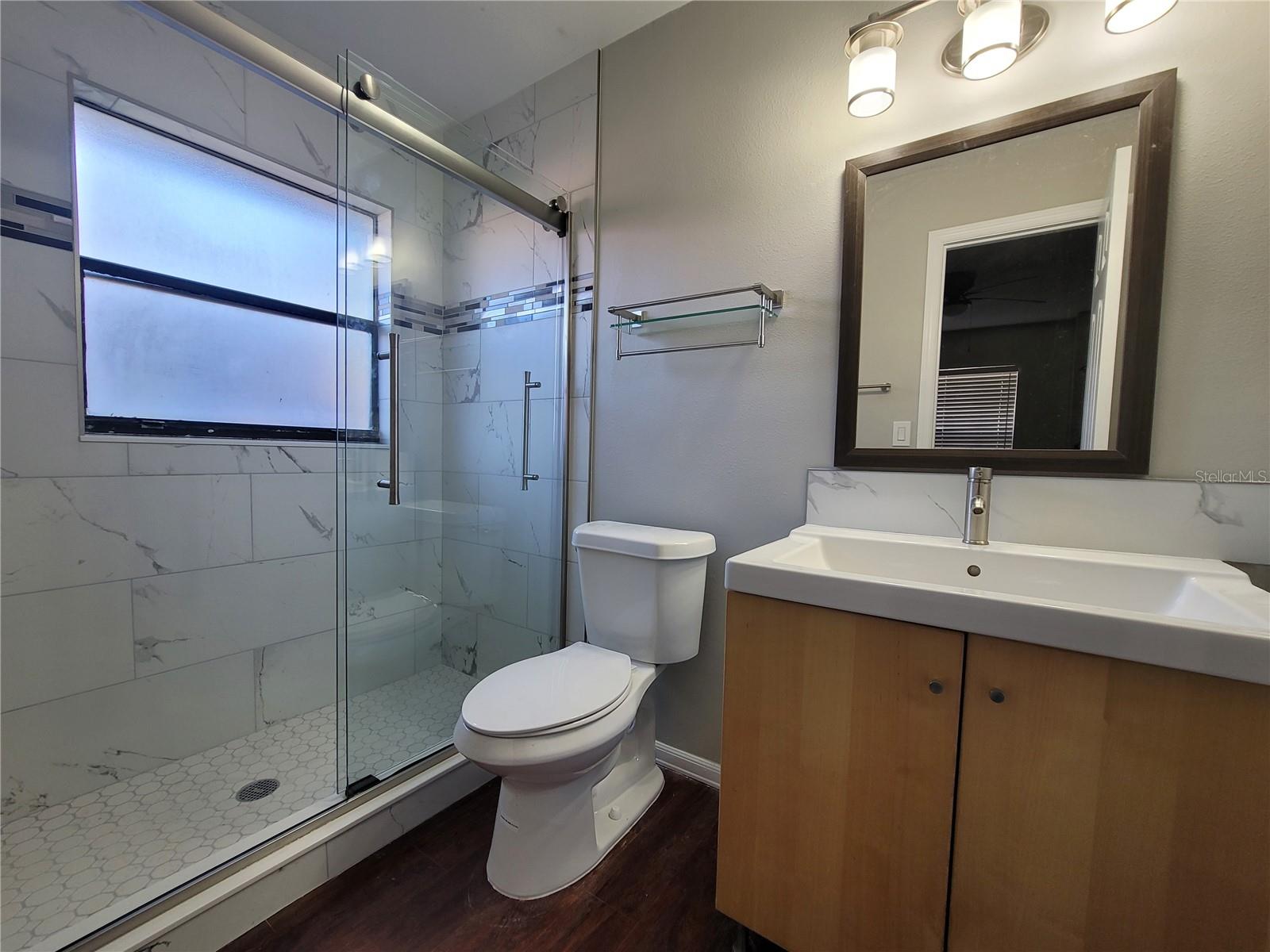 LAND WHISPERING OAKS - Residential Lease