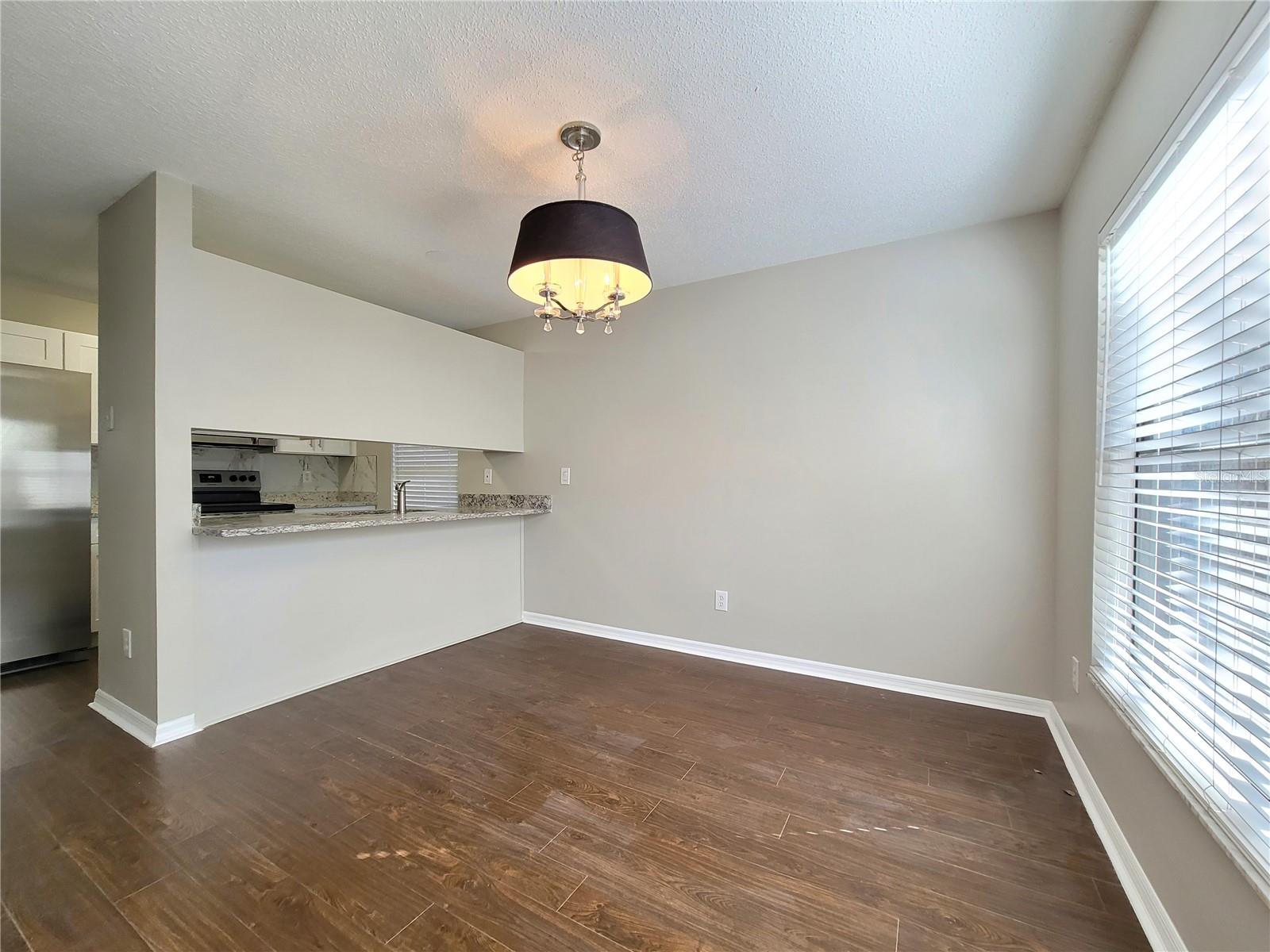 LAND WHISPERING OAKS - Residential Lease