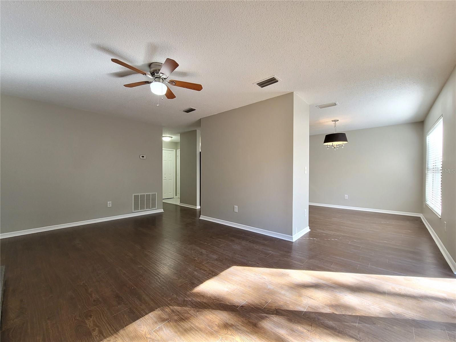 LAND WHISPERING OAKS - Residential Lease