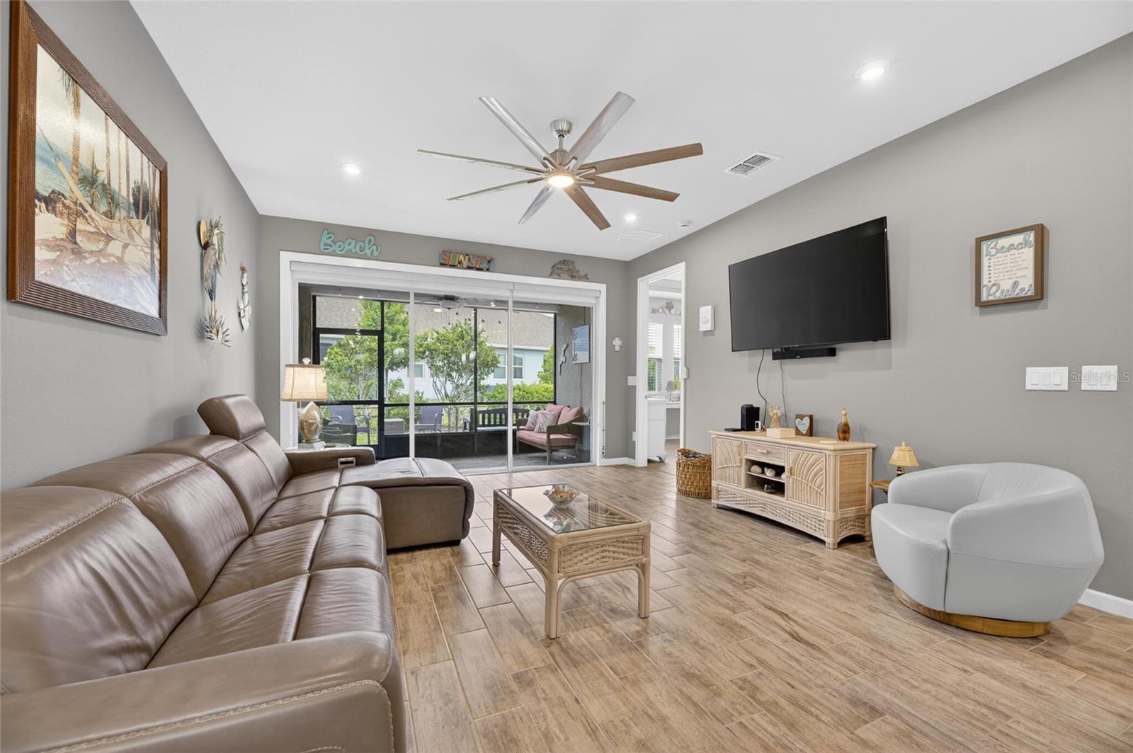 LA PALOMA PRESERVE - Residential