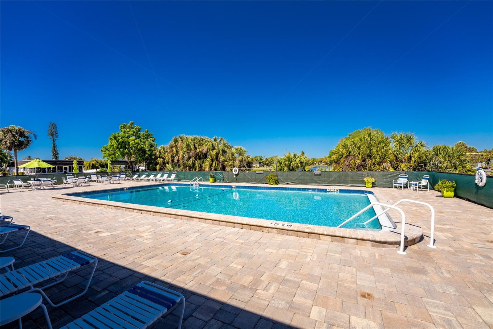 GLEN OAKS RIDGE VILLAS 1 - Residential