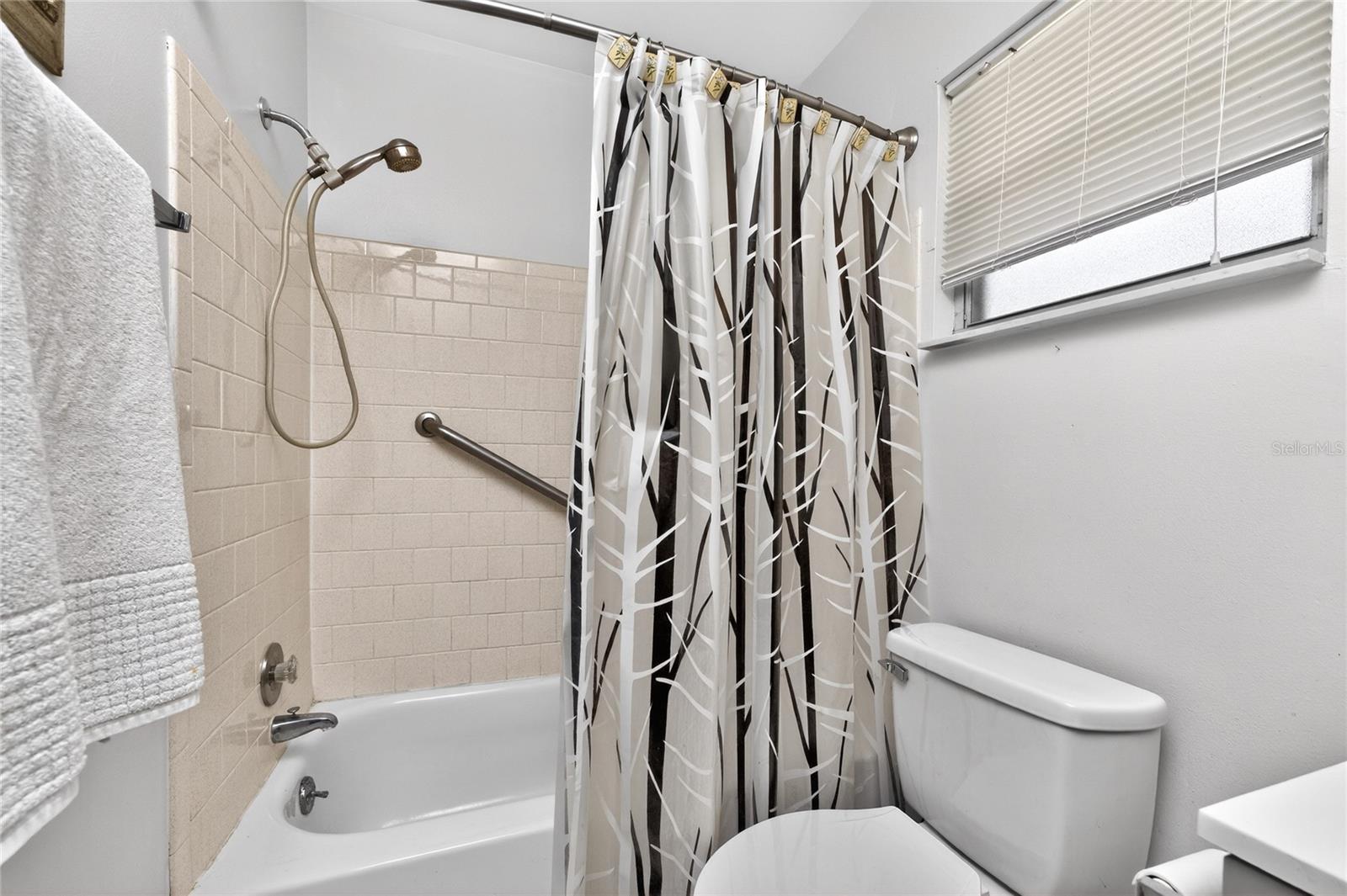 GLEN OAKS RIDGE VILLAS 1 - Residential