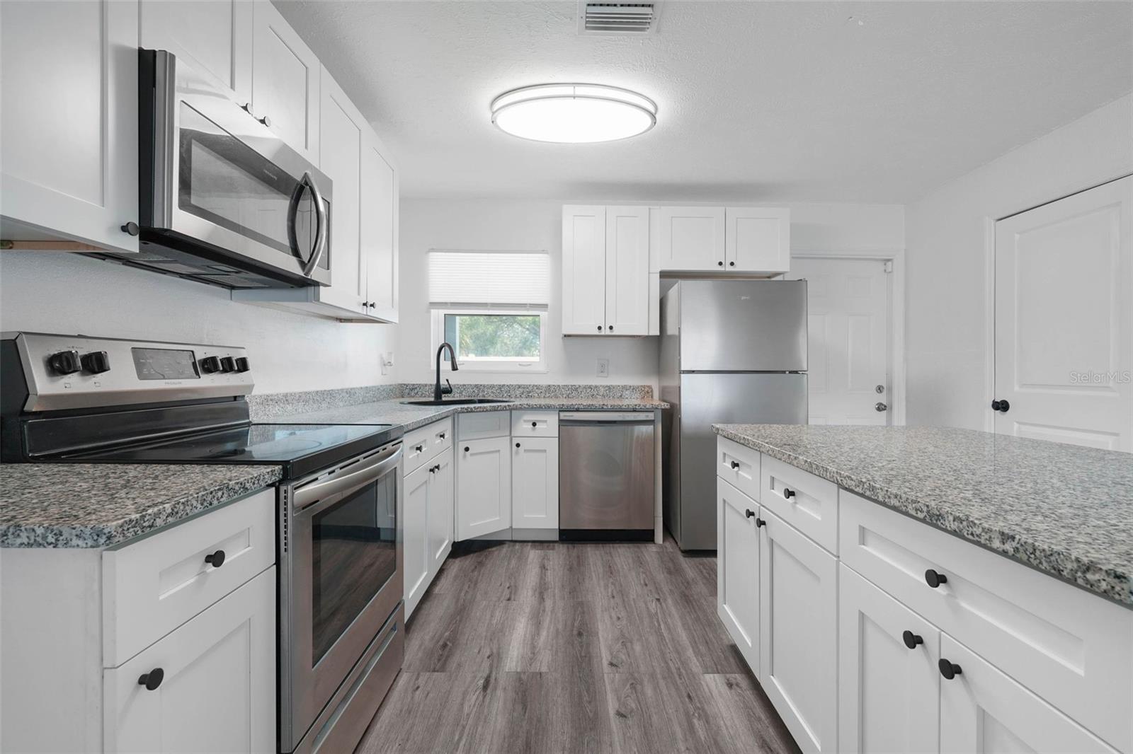 1409 COLLEGE PARK LANE