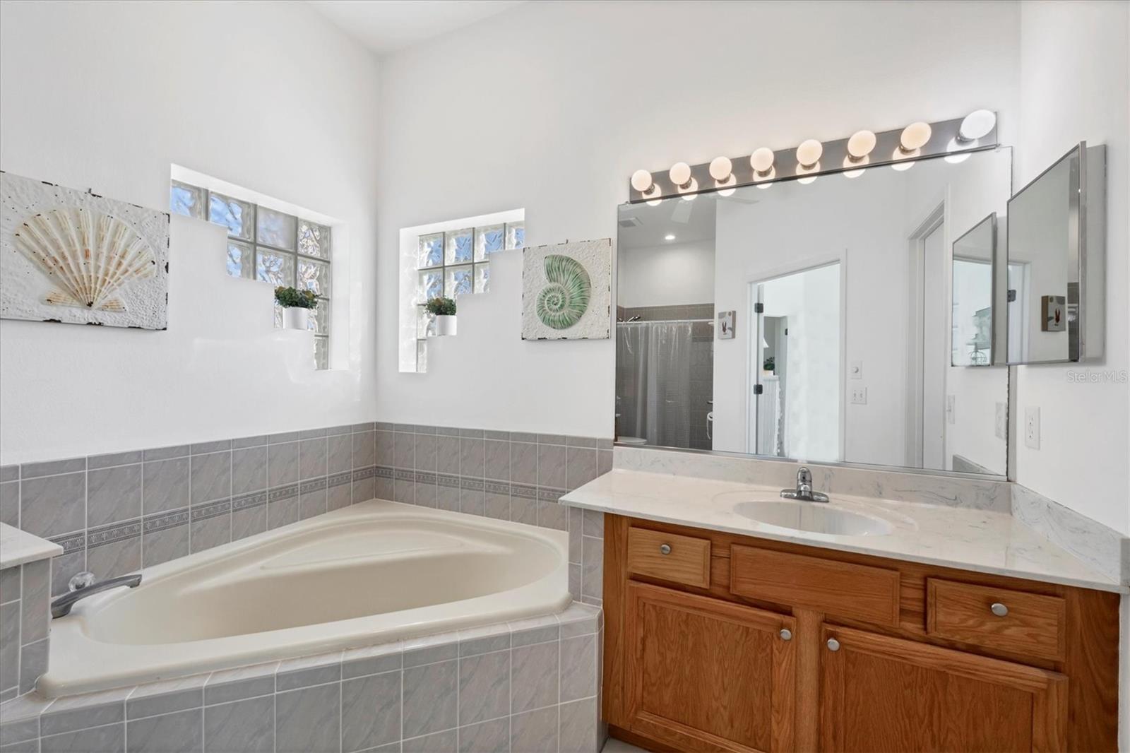 WOODMERE LAKES - Residential