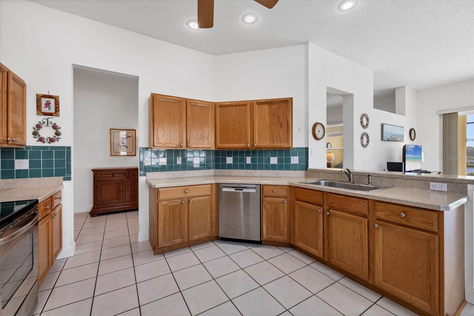 WOODMERE LAKES - Residential