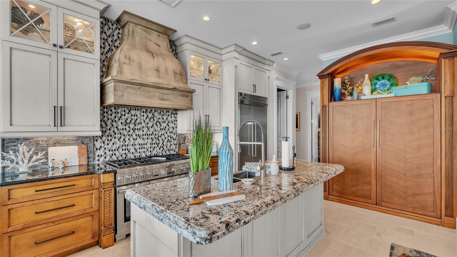 KEY ROYALE 8TH ADD - Residential