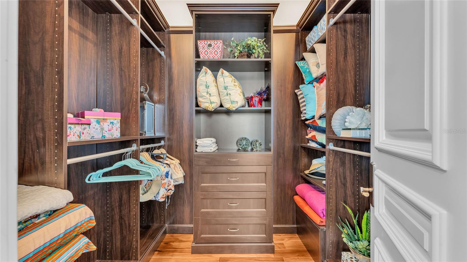 KEY ROYALE 8TH ADD - Residential