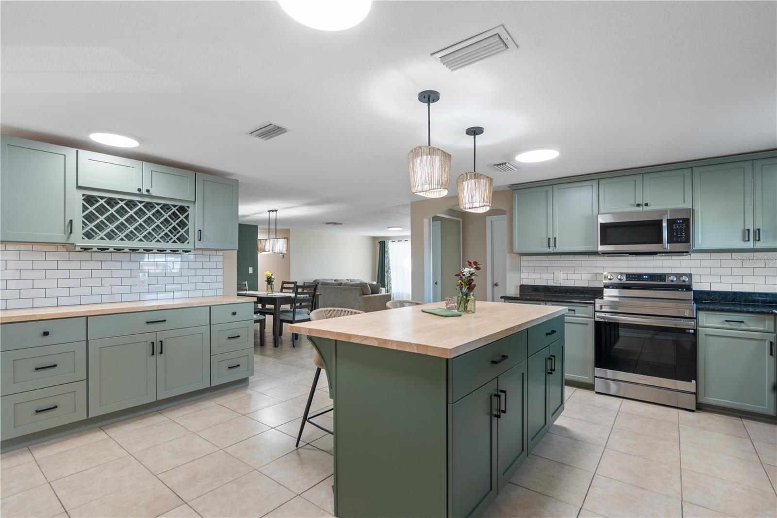 HILLANDALE - Residential