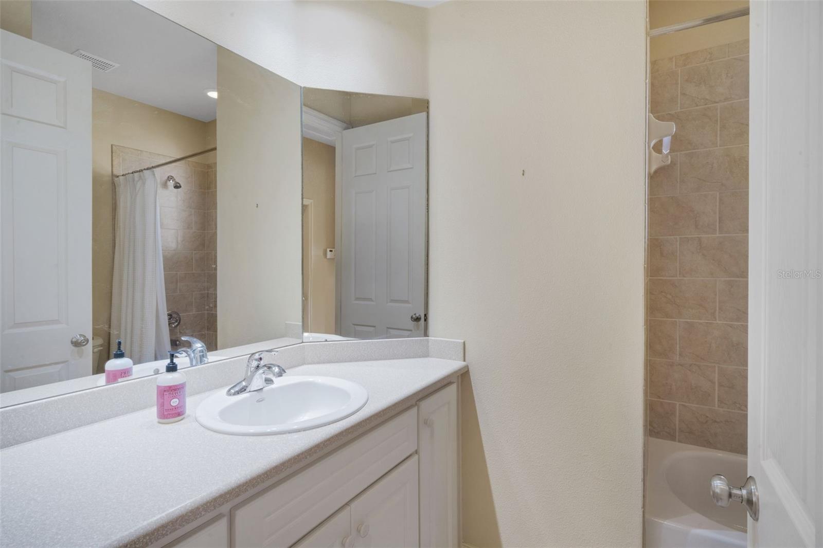 MISSION LAKES AT OAKBRIDGE CONDO - Residential