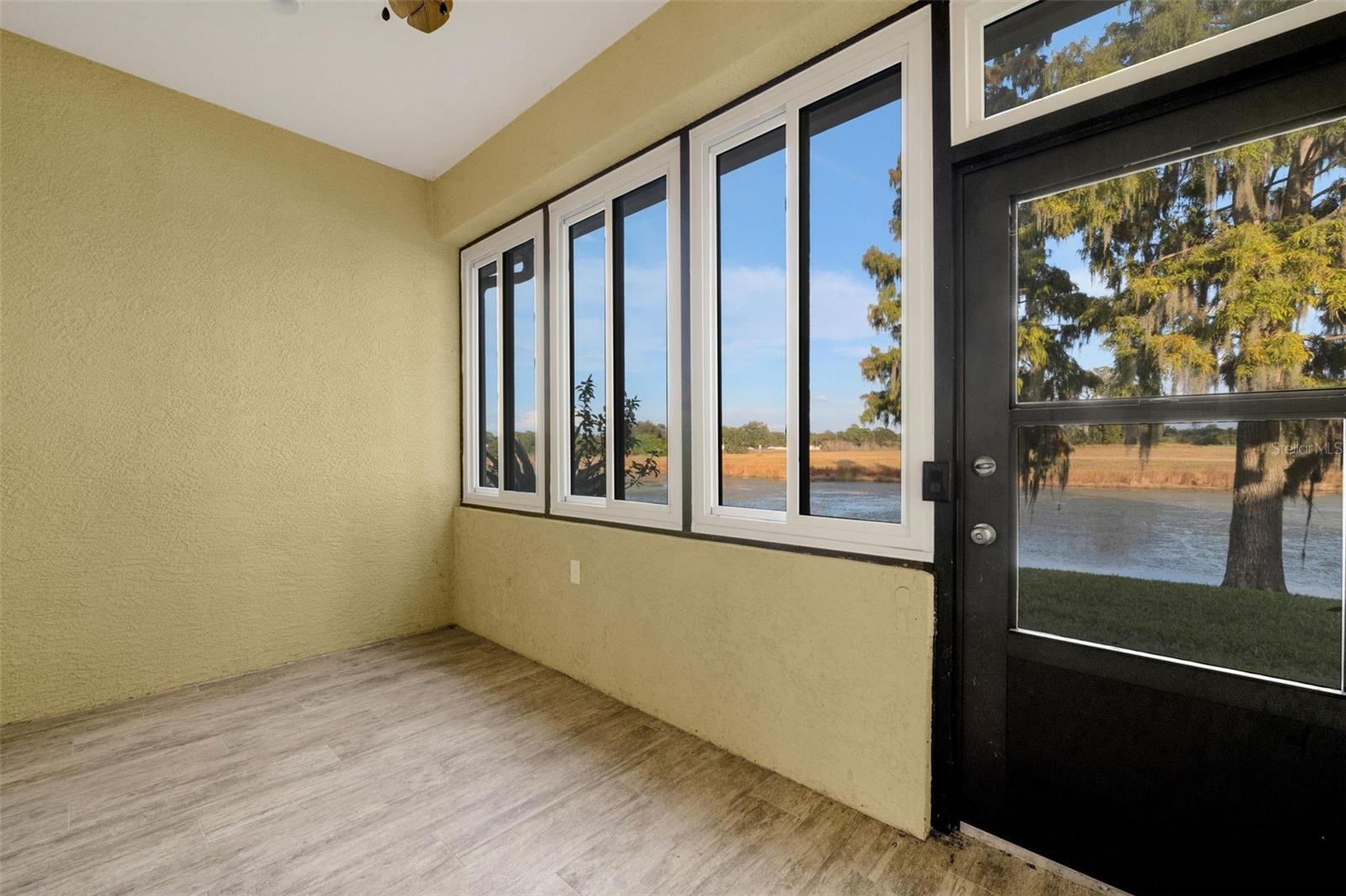 MISSION LAKES AT OAKBRIDGE CONDO - Residential