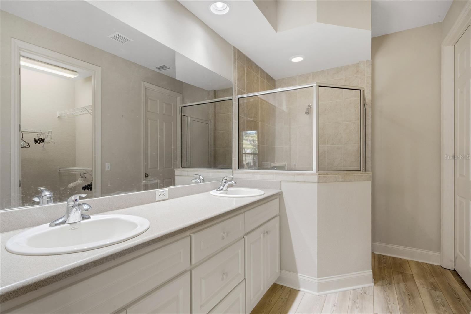 MISSION LAKES AT OAKBRIDGE CONDO - Residential