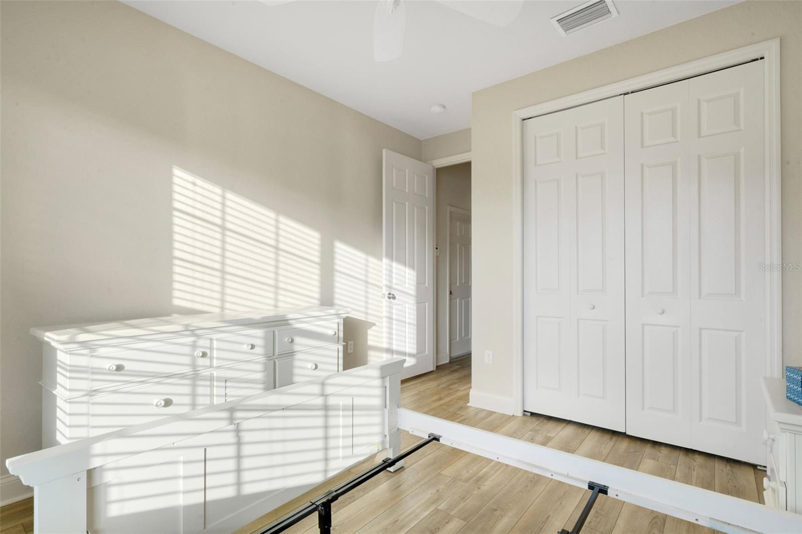 MISSION LAKES AT OAKBRIDGE CONDO - Residential