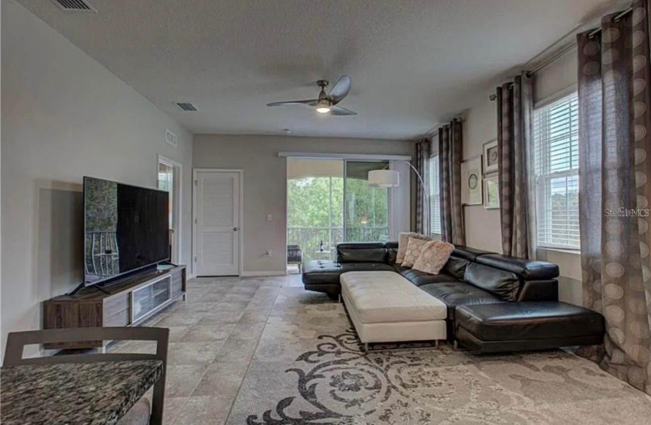 SOLEIL PH 16 - Residential Lease