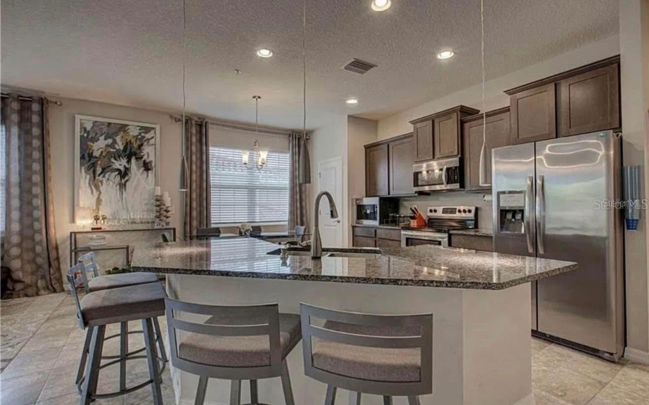 SOLEIL PH 16 - Residential Lease