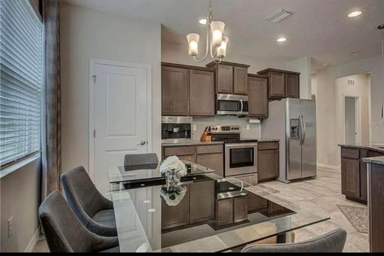 SOLEIL PH 16 - Residential Lease