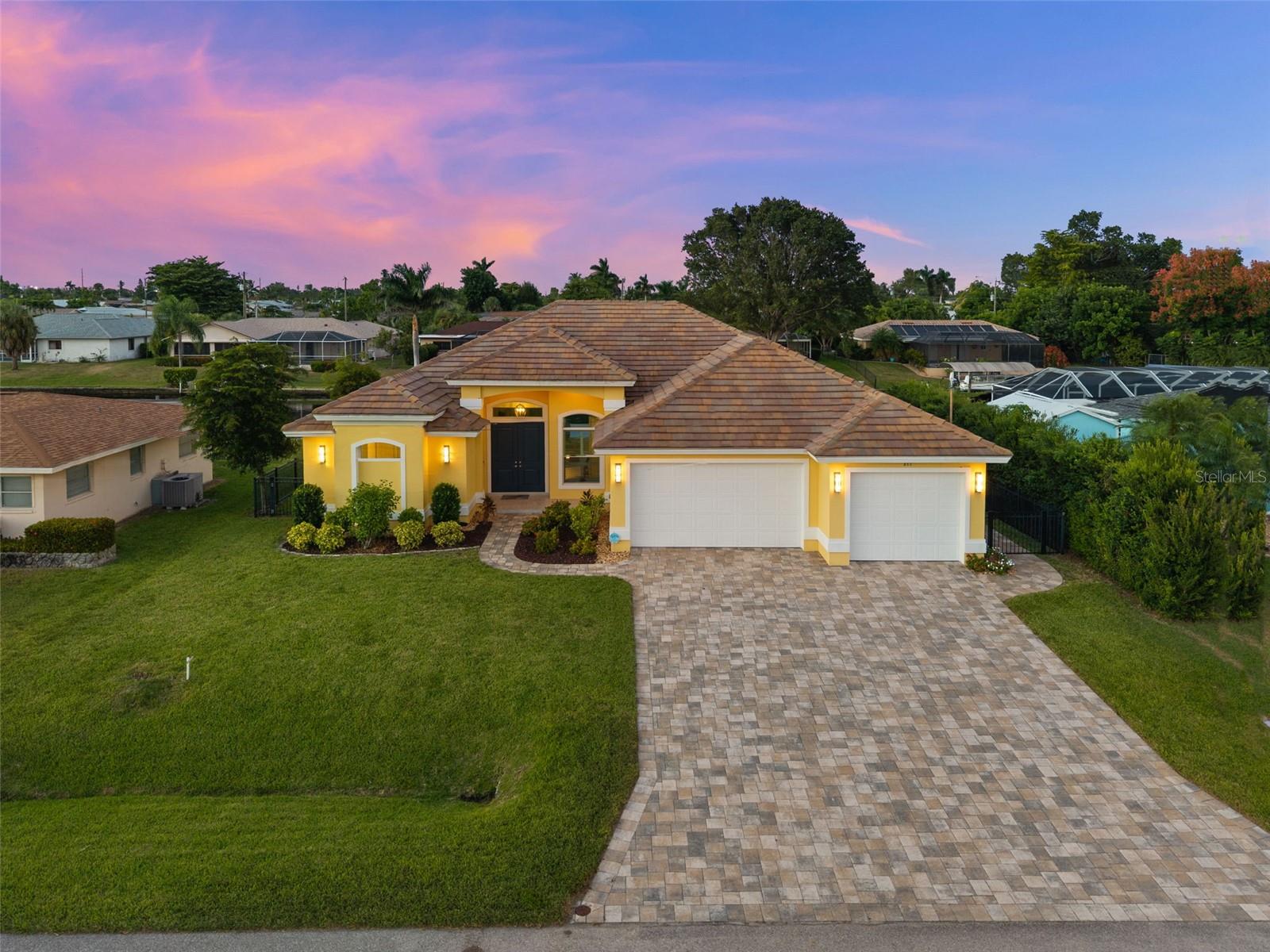 CAPE CORAL - Residential