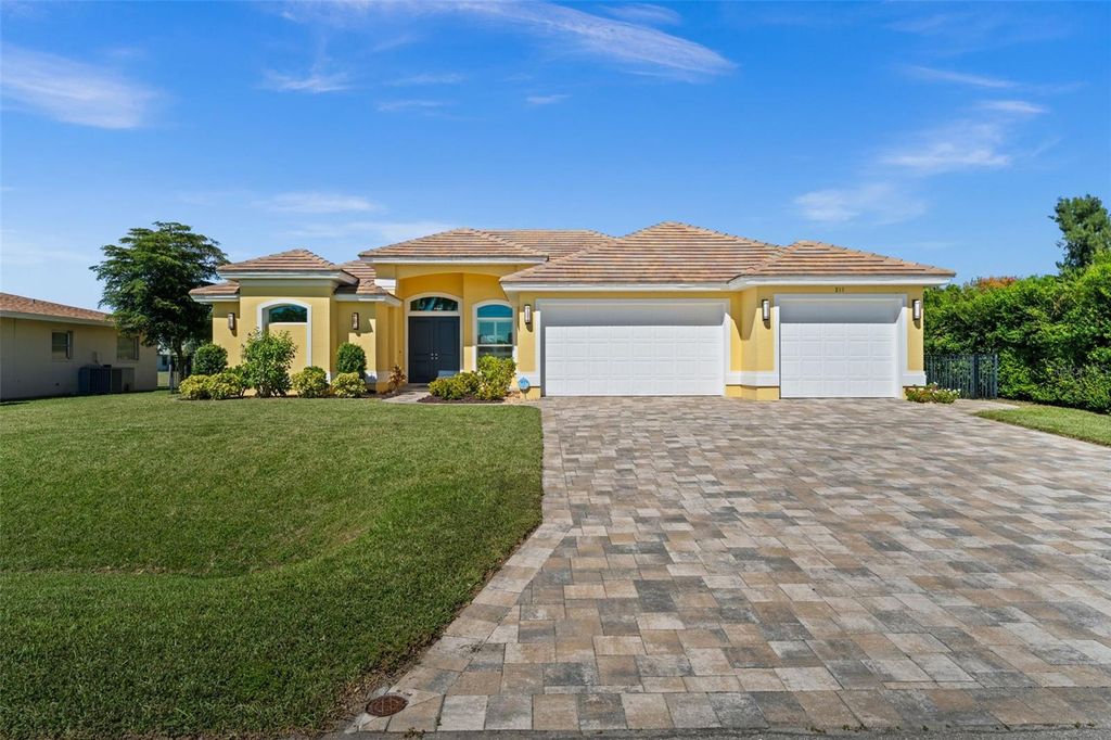 Photo of 211 SE 37th Lane, Cape Coral, FL 33904 (MLS # C7516558)