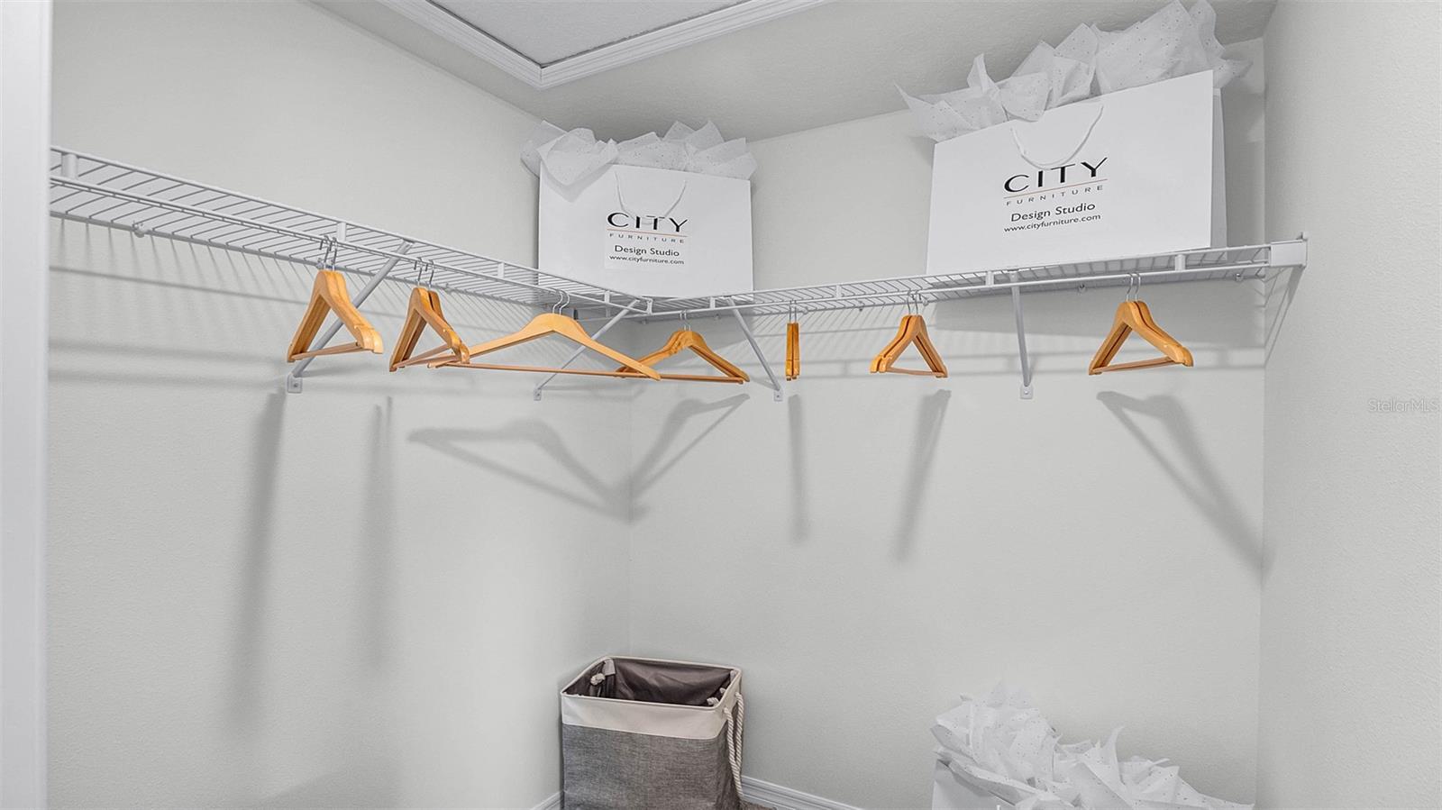 SOUTH MEWS/AVIAN POINTE - Residential