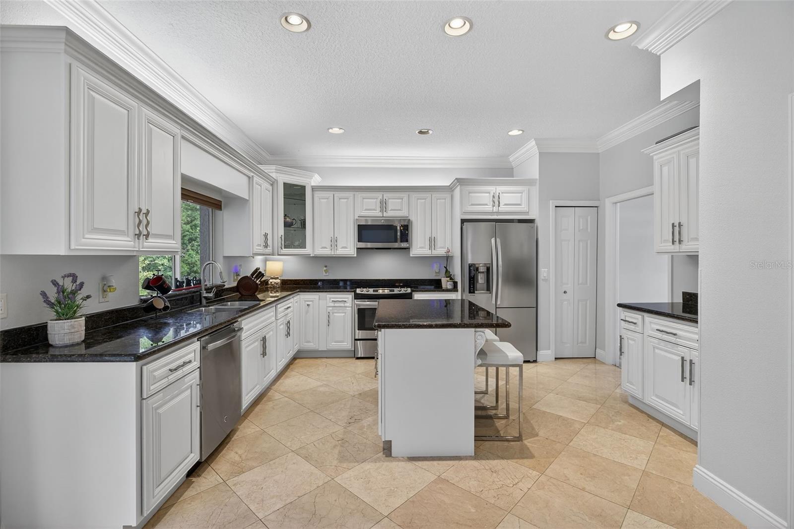 3185 SHORELINE DRIVE