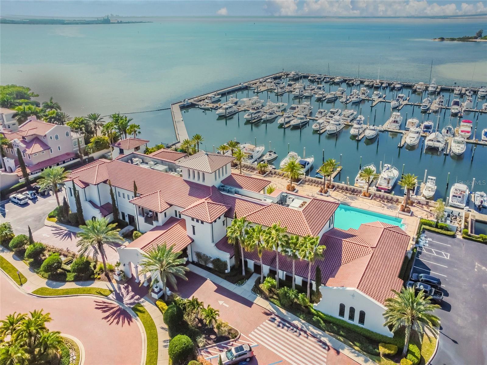CASTILLO AT WESTSHORE YACHT CL - Residential
