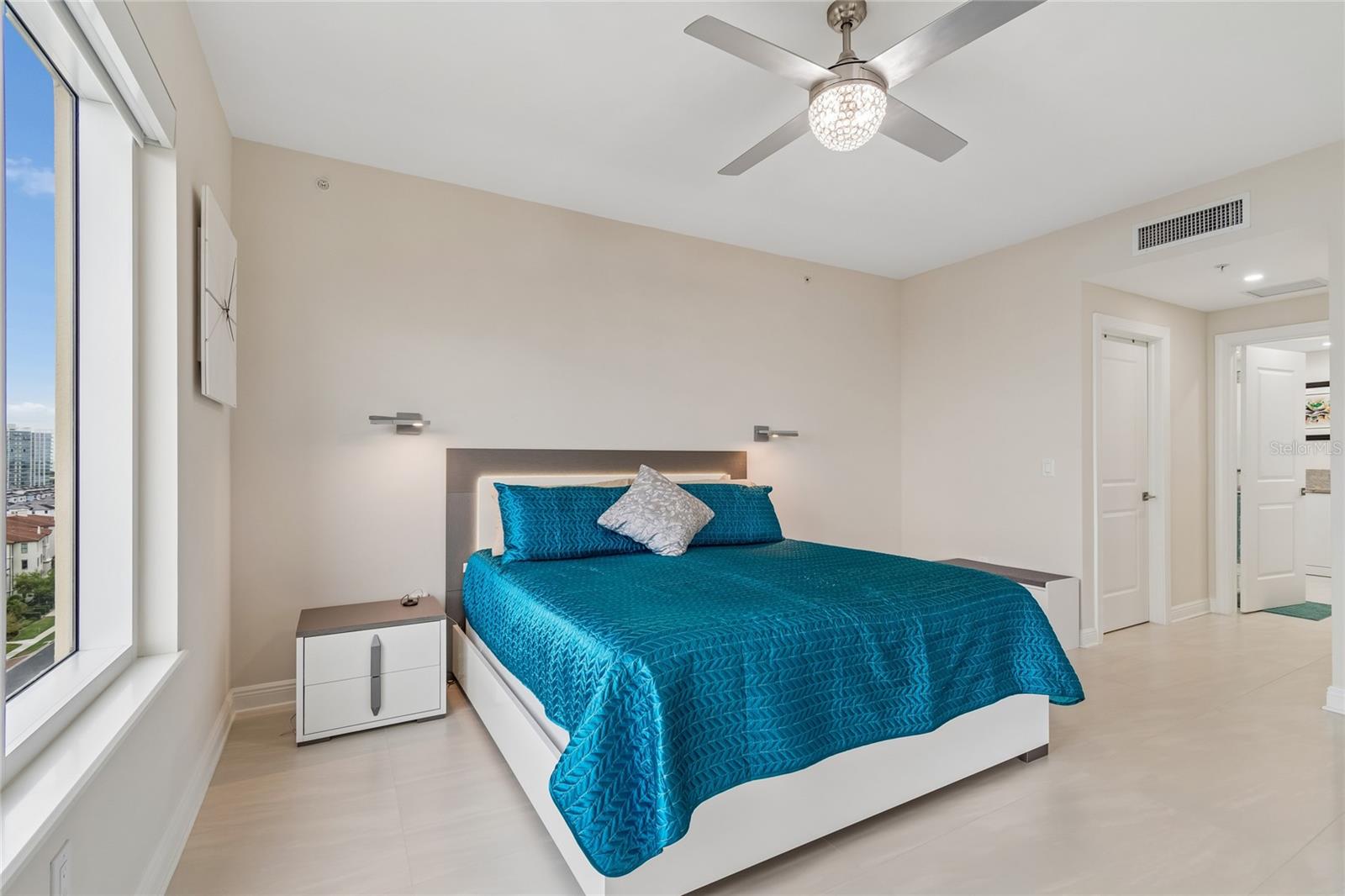 CASTILLO AT WESTSHORE YACHT CL - Residential