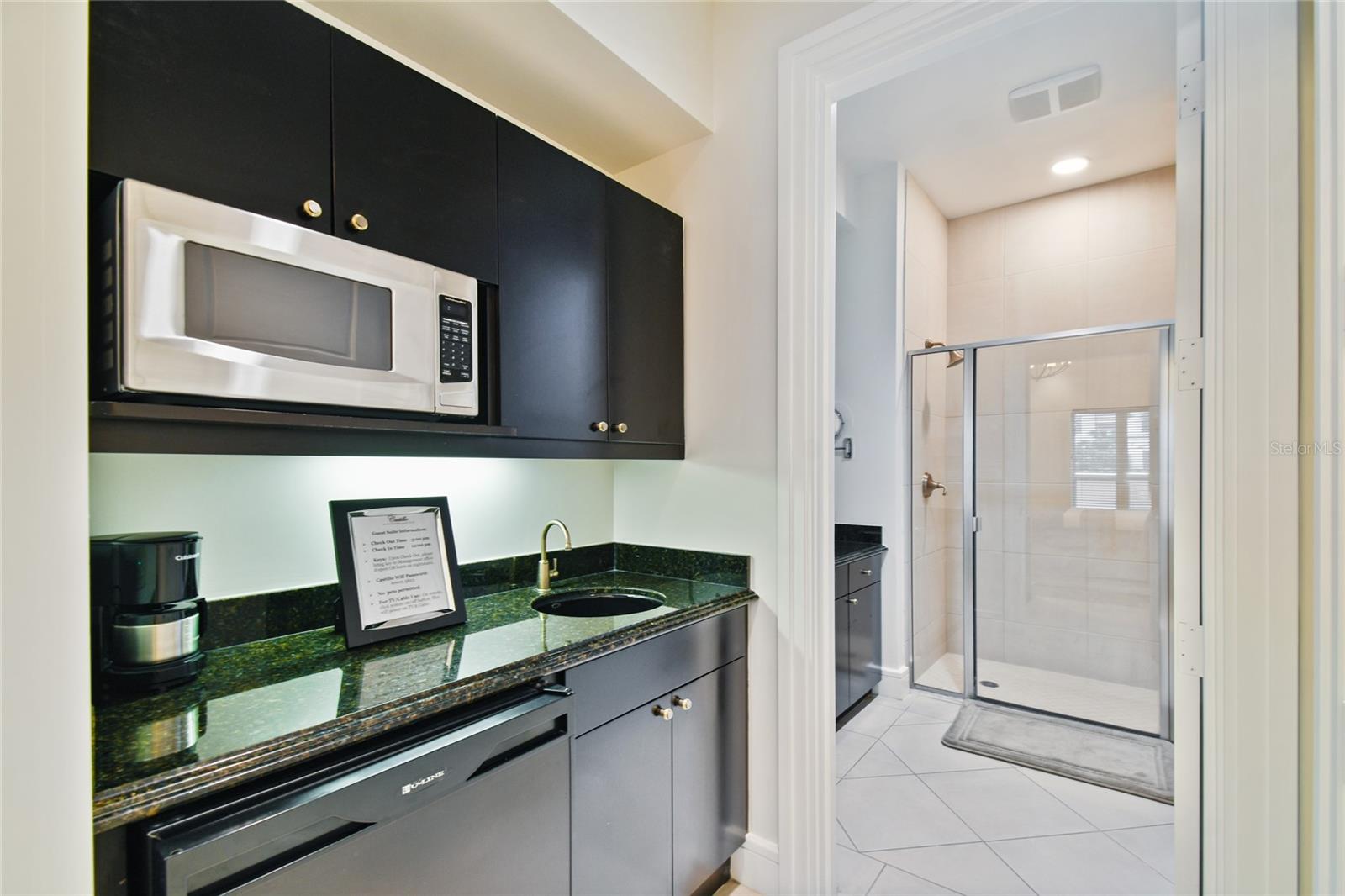 CASTILLO AT WESTSHORE YACHT CL - Residential