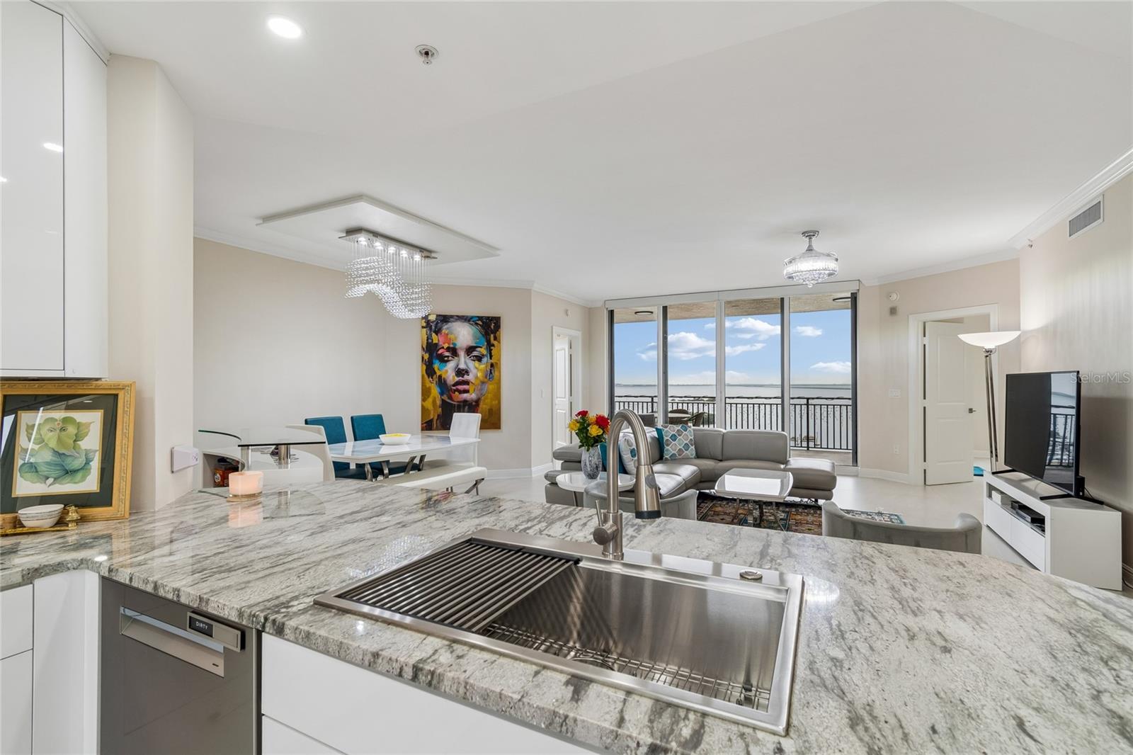 CASTILLO AT WESTSHORE YACHT CL - Residential