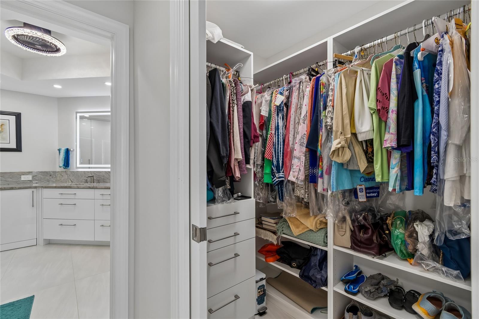 CASTILLO AT WESTSHORE YACHT CL - Residential