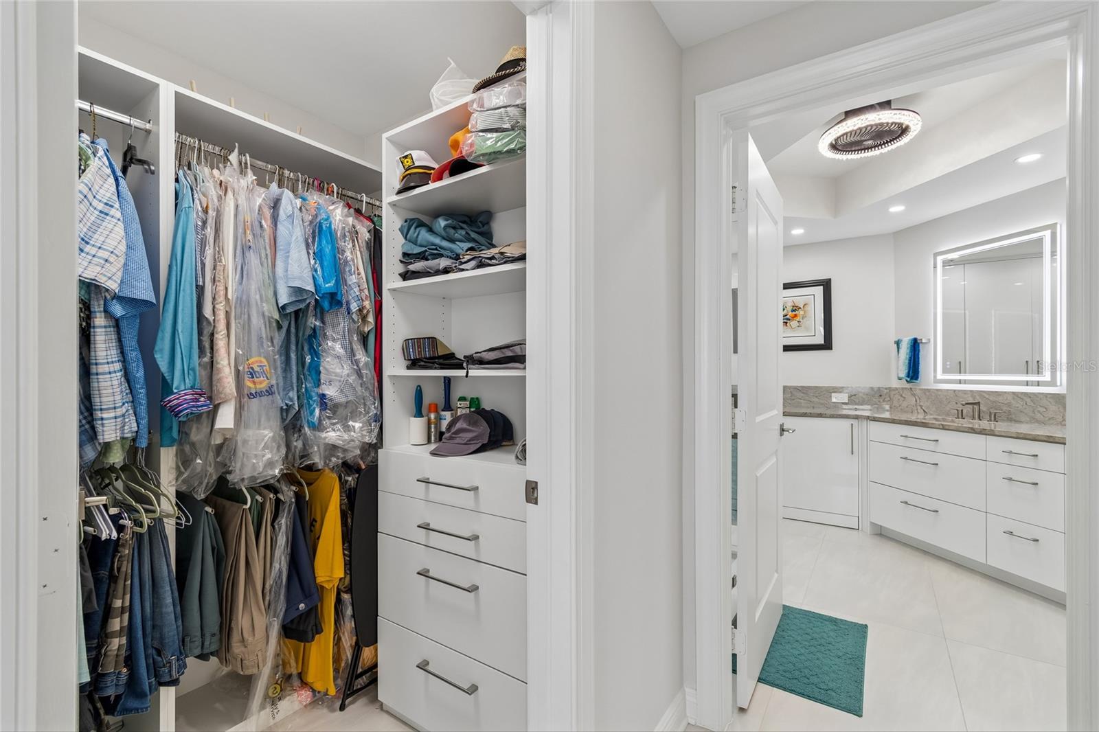 CASTILLO AT WESTSHORE YACHT CL - Residential