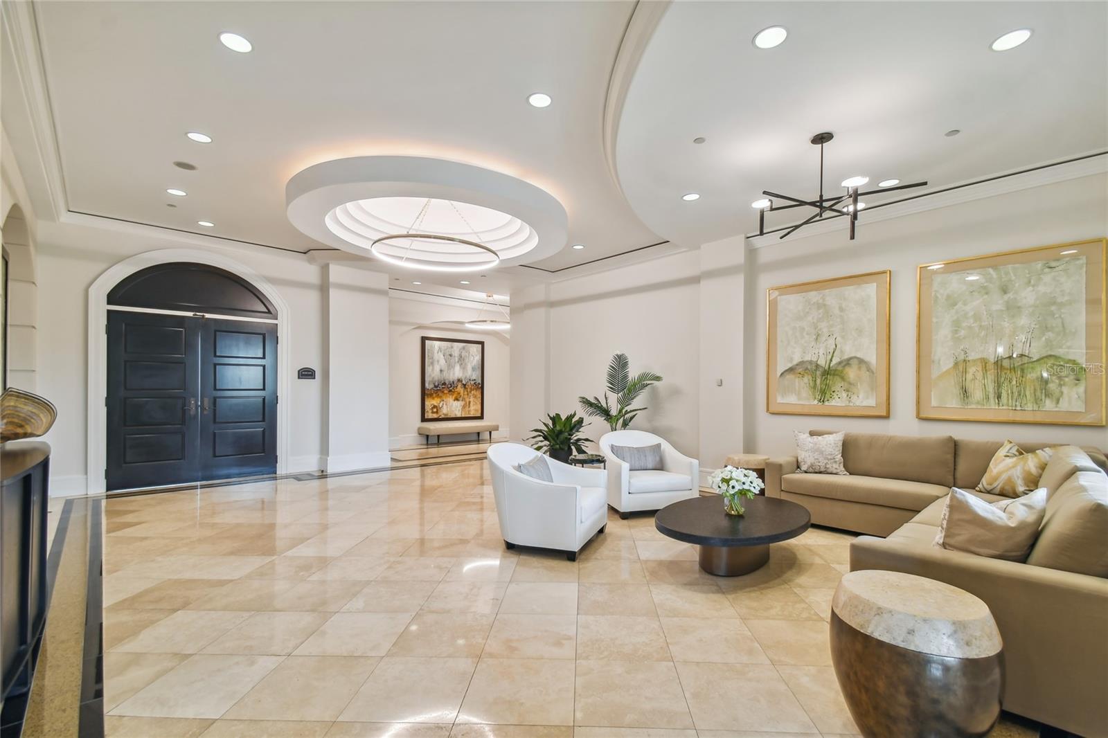 CASTILLO AT WESTSHORE YACHT CL - Residential