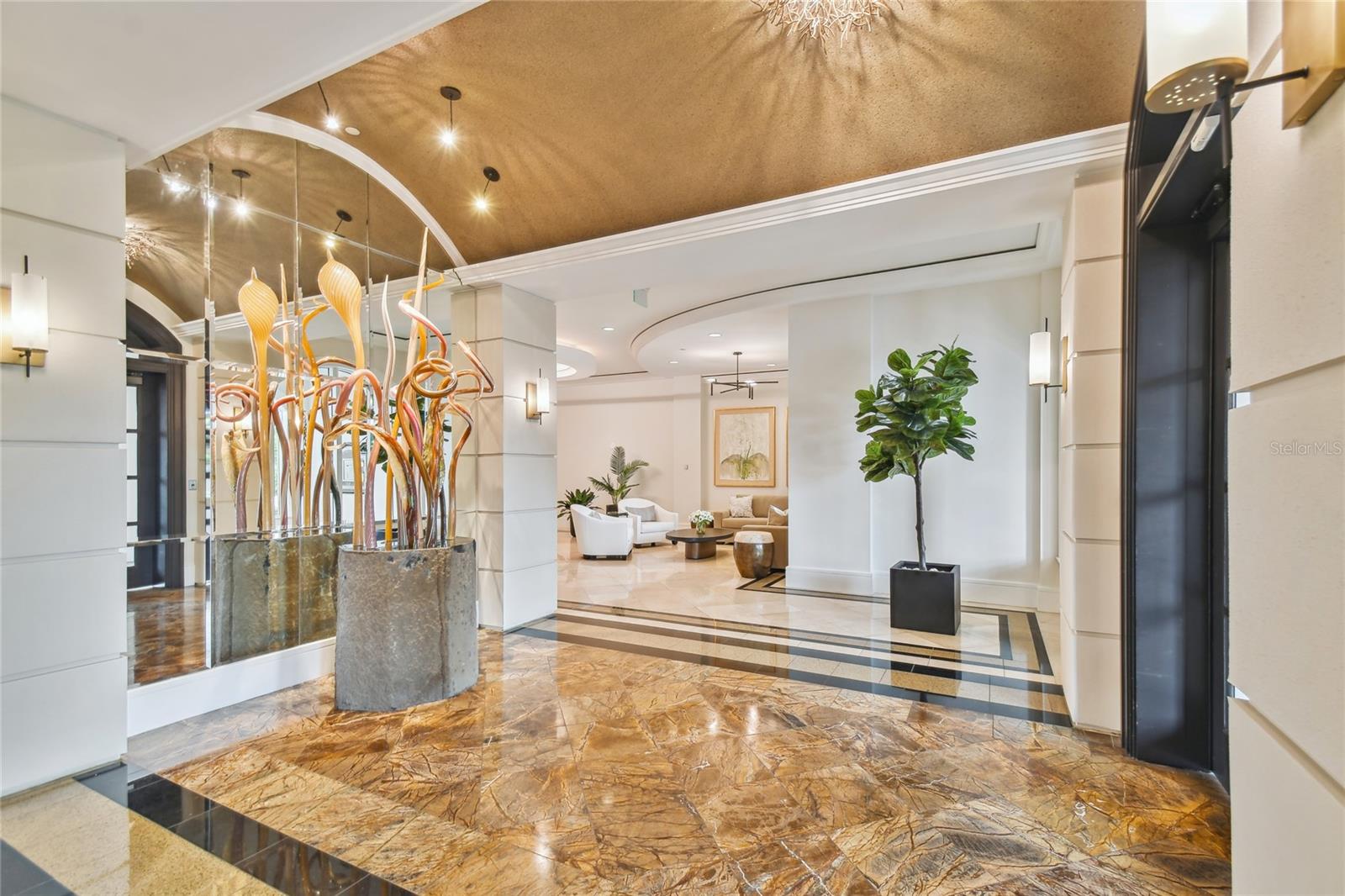 CASTILLO AT WESTSHORE YACHT CL - Residential