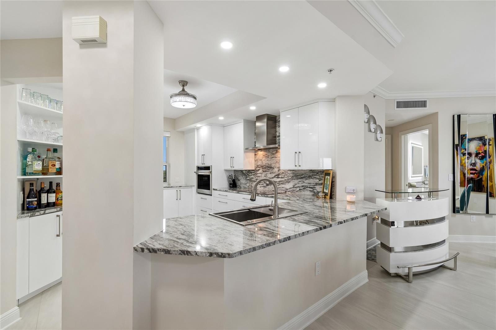 CASTILLO AT WESTSHORE YACHT CL - Residential