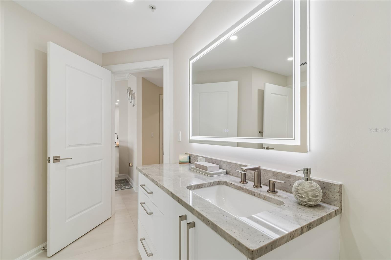 CASTILLO AT WESTSHORE YACHT CL - Residential